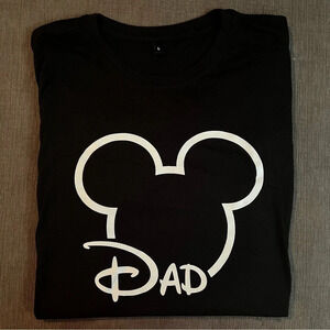 DAD Men’s Size Large Dad Mickey Mouse T-shirt - Disney family matching shirts